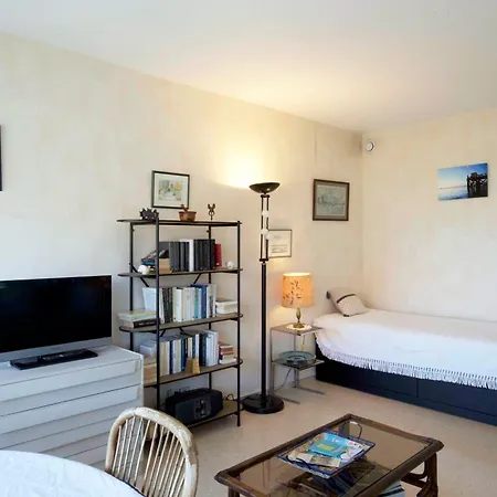 On The Seafront アパート アルカション