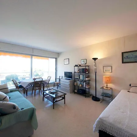 On The Seafront ארסשון